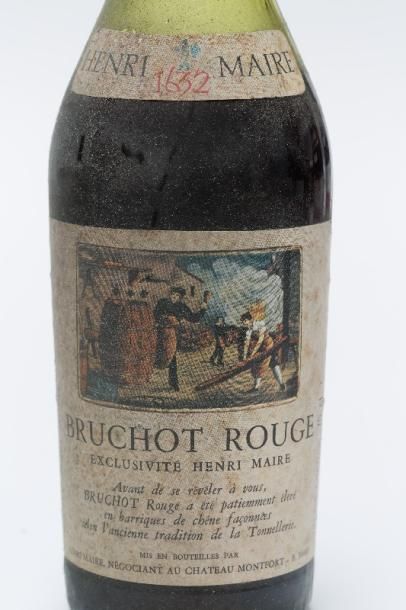 null JURA, rouge, Henri Maire, dix bouteilles :

- Arbois - Cuvée Saint-Just s.m.,...