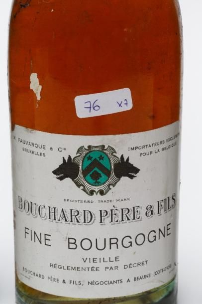 null BOURGOGNE, rouge, ensemble de six bouteilles :

- Mâcon supérieur / Bouchard...