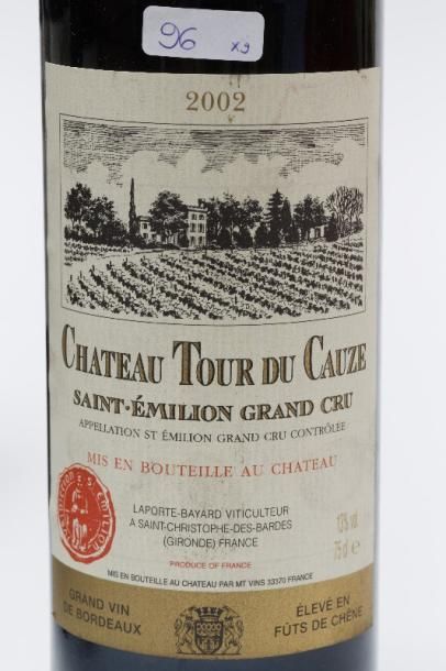 null BORDEAUX (SAINT-ÉMILION), rouge, ensemble de neuf bouteilles :

- Château L'Angélus,...