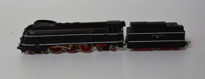 null MÄRKLIN SK800, locomotive à vapeur, type 232, tender 4 axes, carénée noire,...