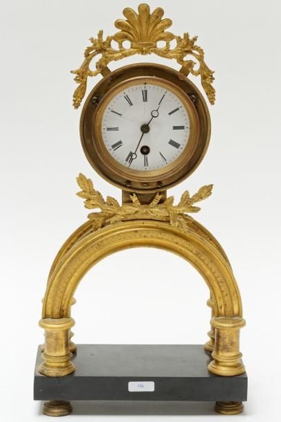 null Pendule-squelette, XIXe, bronze doré, avec clef, h. 40 cm [usures, altérations...