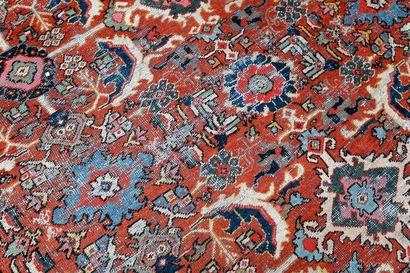 PERSE Grand tapis de style Heriz à motifs Hérati sur champ brique, 390x280 cm env....