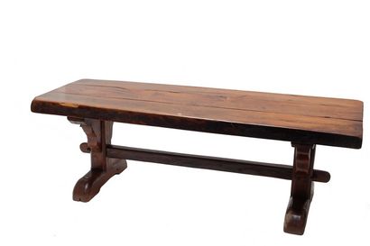null Grande table rustique en chêne ciré à patine foncée, piètement à entretoise,...