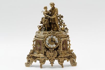 null Pendule de cheminée d'époque Napoléon III ornée d'une scène galante, XIXe, bronze...