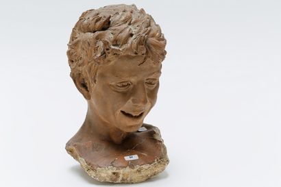 ECOLE FRANCAISE "Garçon souriant", XIXe, terracotta doublée de plâtre, numéro d'inventaire...