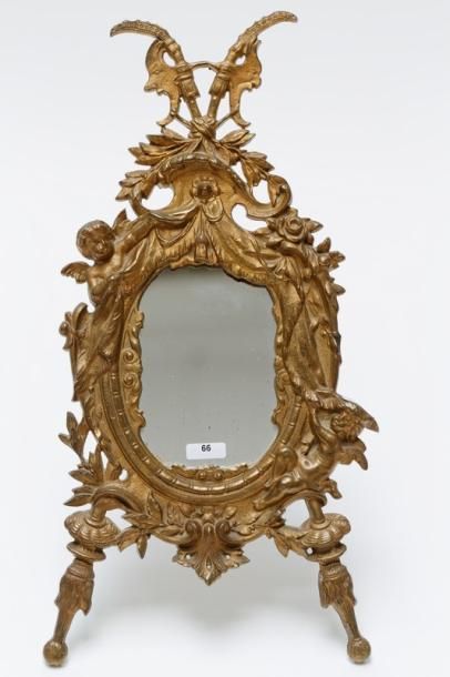 null Petit miroir de table d'époque Napoléon III orné de putti, fin XIXe, bronze,...