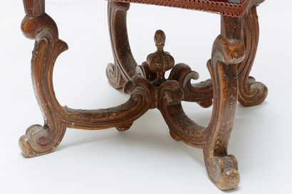 null Chaise de style Louis XIV, fin XIXe, bois mouluré et sculpté, h. 113 cm [al...