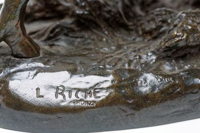 RICHE Louis (1877-1949) "Combat de sangliers", circa 1900, groupe en bronze à patine...