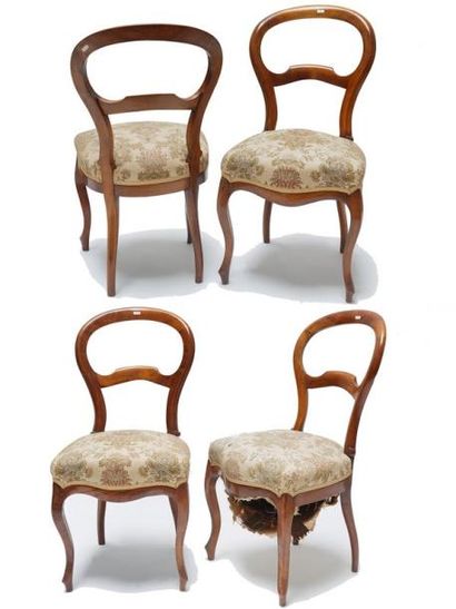 null Suite de quatre chaises d'époque Louis-Philippe, dos ajourés, mi-XIXe, bois...