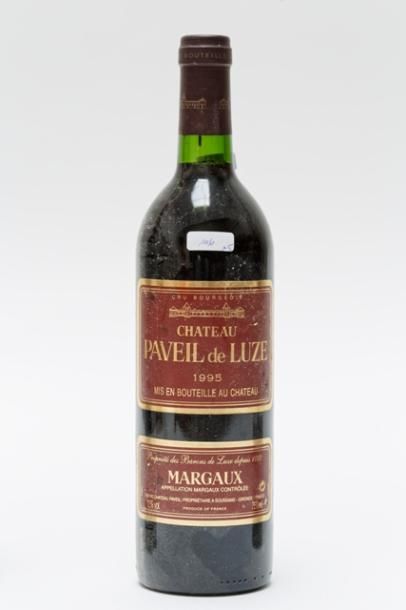 null BORDEAUX, rouge, ensemble de cinq bouteilles :
- (MARGAUX), Château Paveil de...