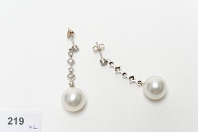 null Paire de pendants d'oreille à grosses perles, 4 g env. (brut).