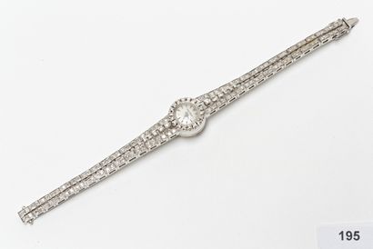 JAEGER-LECOULTRE Montre-bracelet de dame en or blanc, cadran rond serti d'un rang...