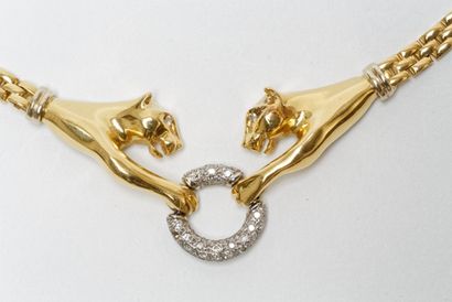 null Collier en or jaune 18k avec pendentif en diamants entouré de deux panthères...