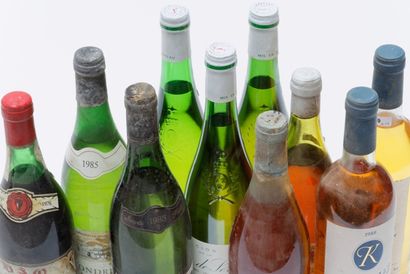 null VARIA, dix-sept bouteilles :

- ALSACE (GEWURZTRAMINER), blanc liquoreux, Cuvée...
