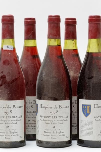 null BOURGOGNE, rouge, ensemble de onze bouteilles :

- (SAVIGNY-LÈS-BEAUNE), Hospices...