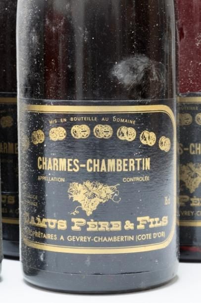 null BOURGOGNE, rouge, ensemble de neuf bouteilles :

- (CHARMES-CHAMBERTIN), Camus...
