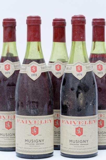 null BOURGOGNE, rouge, ensemble de quinze bouteilles :

- (MUSIGNY), Faiveley 1974,...