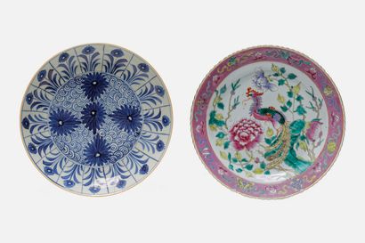 null CHINE, un petit plat et une assiette, dynastie Qing / XIXe, porcelaine :

-...