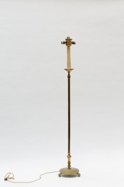 null Lampadaire de style, XXe, laiton, h. 159 cm [sans abat-jour].