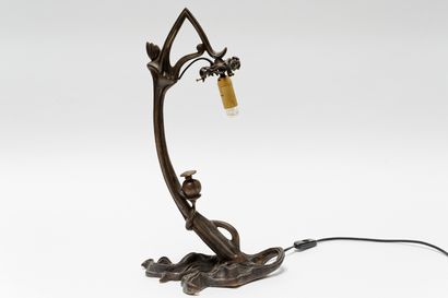 null GALLÉ Émile (1846-1904), lampe de table d'époque Art nouveau, circa 1900, verre...