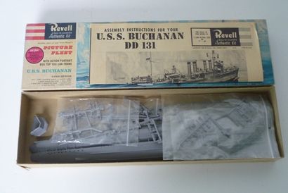 null REVELL, maquette du destroyer "USS Buchanan" à monter, boîte d'origine avec...