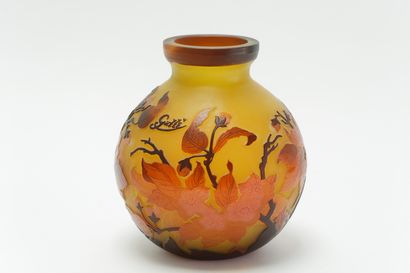 null GALLÉ Émile (1846-1904), vase sphérique d'époque Art nouveau, circa 1900, verre...