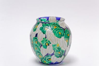 MAZOYER Adrien (1887-1950) Vase d'époque Art déco, circa 1930, verre soufflé à décor...