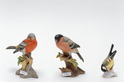 null Ensemble d'oiseaux en porcelaine, marques aux revers, huit pièces [accidents]...