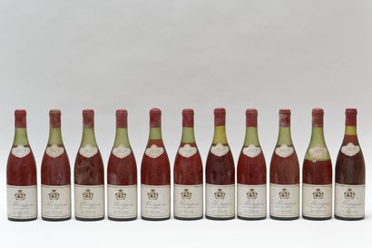 null BEAUJOLAIS (MORGON), rouge, Paul Rolland 1972, onze bouteilles [mi-épaule/très...