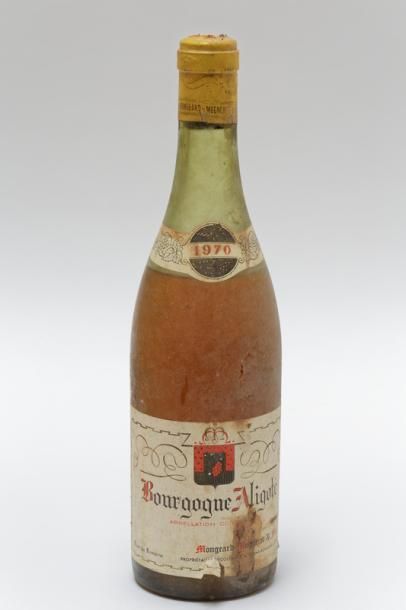 null VARIA, blanc, huit bouteilles :

- BOURGOGNE, Pinot-Chardonnay / Mongeard-Mugneret...