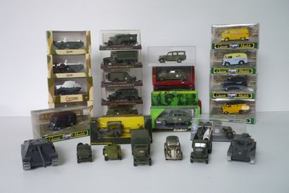 null Lot de véhicules militaires (28) :

- VICTORIA (4) dans leurs boîtes d'origine...