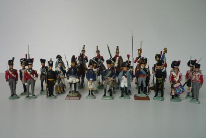 null DURSO (+/- 25) : soldats de la bataille de Waterloo dont deux figurines de Napoléon...