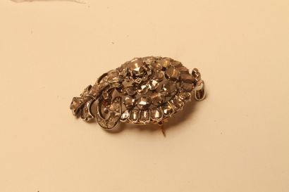 null Broche ancienne pouvant former pendentif sertie de diamants, monture en or,...