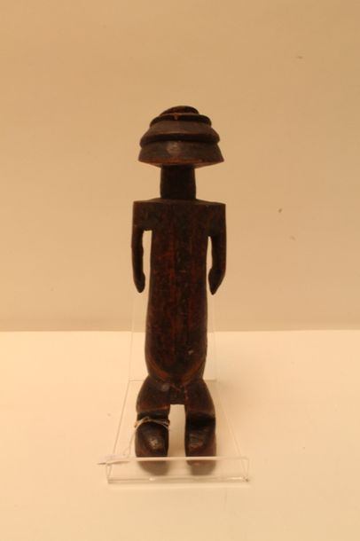 null Statue Luba Shankadi, Congo, h. 35 cm [accidents et manques].