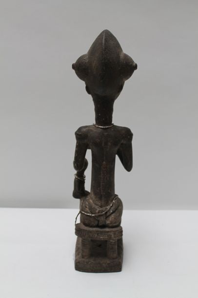 ART TRIBAL "Maternité", travail probablement sénégalais, bois sculpté à patine croûteuse...