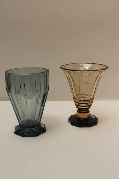 null Deux coupes d'époque Art déco, circa 1940, cristal nuancé, h. 20,5 cm.
