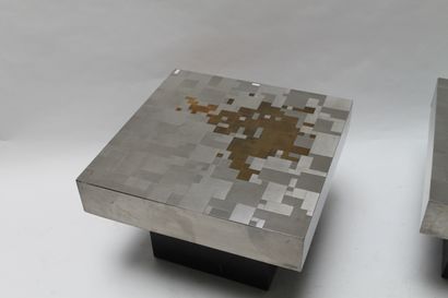 null Table basse carrée, XXe, verre, piètement en bronze, 33x90x90 cm.



On y joint...