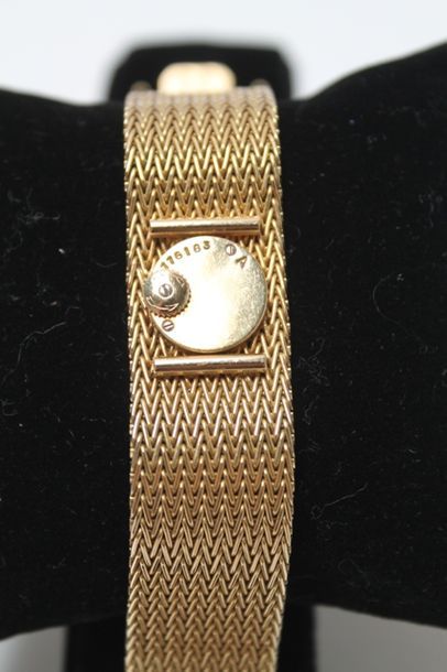 null JAEGER-LECOULTRE, montre-bracelet de dame en mailles d'or jaune 18k, marquée,...