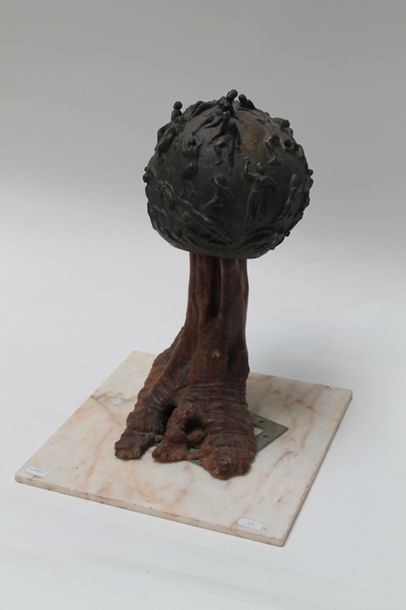 null CANNEEL Anne (1950-2017), "Résurgence", 1972, sujet en bronze et en bois en...