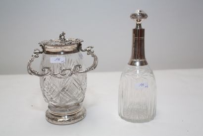 null Flacon et pot à olives, XIX-XXe, verre taillé à montures en argent/métal argenté,...