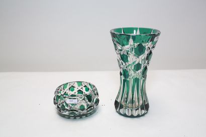 VAL-SAINT-LAMBERT [attribué à] Vase évasé et cendrier, XXe, cristal taillé doublé...