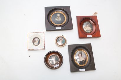 null Ensemble de six miniatures comprenant principalement des portraits féminins,...