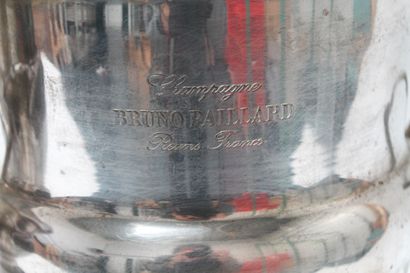 null Paire de seaux à champagne [Bruno Paillard - Reims] en métal argenté, 35,5x34,5...