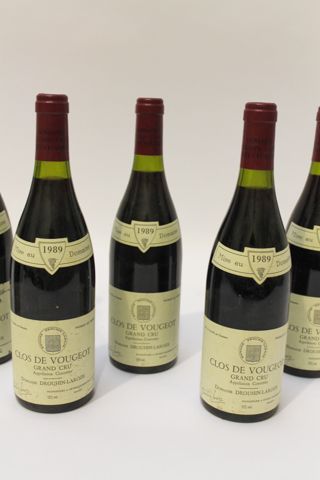 BOURGOGNE Rouge, Clos-de-Vougeot grand cru 1989, six bouteilles.