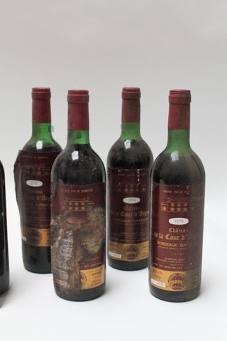 null Lot de seize bouteilles de vin rouge [états divers]:

- BORDEAUX SUPÉRIEUR,...
