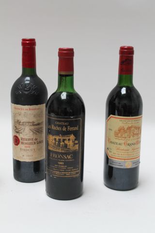 null Ensemble de onze bouteilles de vin rouge [bas-goulot]:

- BORDEAUX, Réserve...