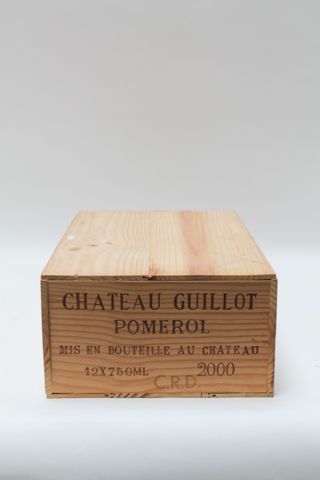 BORDEAUX (POMEROL) Rouge, Château Guillot 2000, douze bouteilles dans leur coffret...