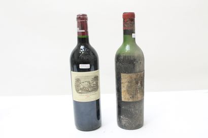 BORDEAUX (PAUILLAC) Rouge, deux bouteilles:
- Château Lafite-Rothschild 1964 [niveau...