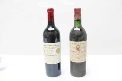 BORDEAUX (SAINT-ÉMILION) Deux bouteilles [bas-goulot]:
- Château Cheval Blanc, 1er...