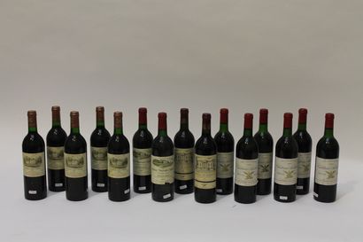 BORDEAUX Rouge, quinze bouteilles:

- BORDEAUX (MOULIS), rouge, Château Anthonic...